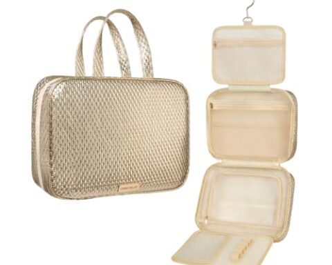 best hanging makeup bag for travel